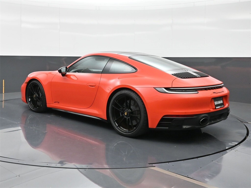 2022 Porsche 911 GTS photo 3