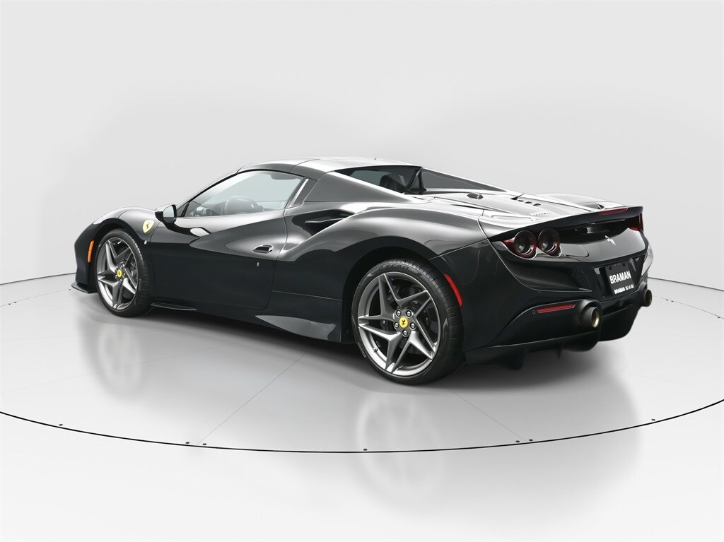 2021 Ferrari F8 Spider Base photo 3