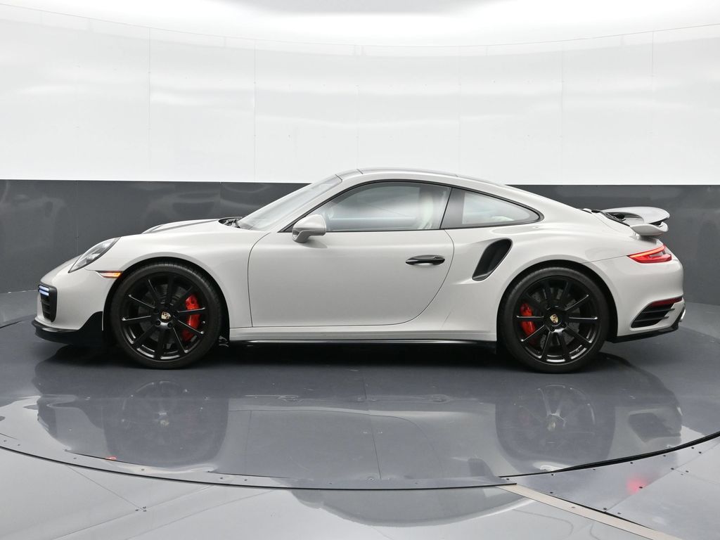 2019 Porsche 911 Turbo S - Photo 5