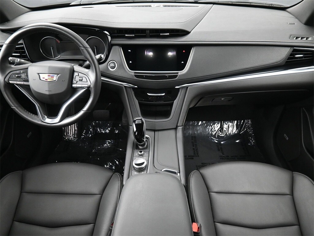 2025 Cadillac XT6 Luxury photo 4