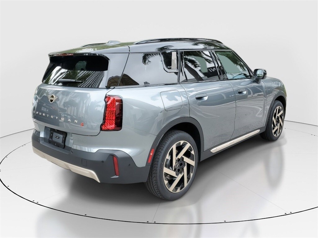 2025 Mini Cooper S ALL4 photo 3