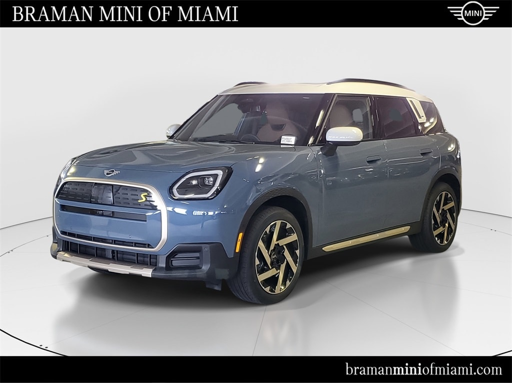 2025 MINI Countryman SE's photo