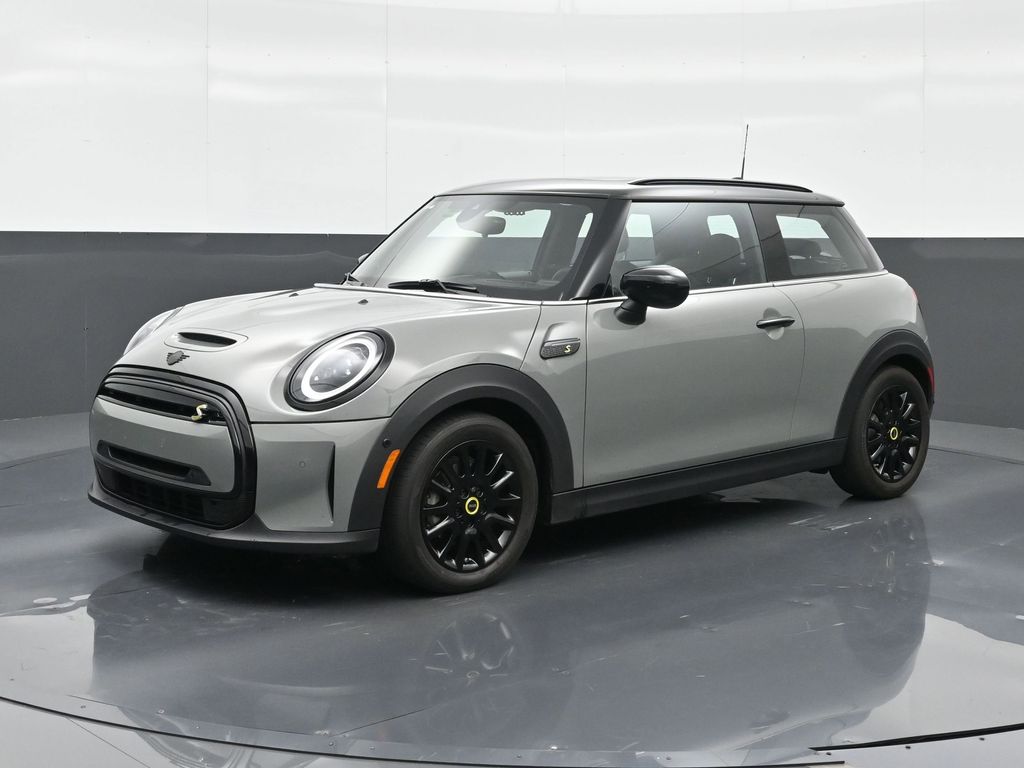 2022 MINI Hardtop Cooper SE's photo