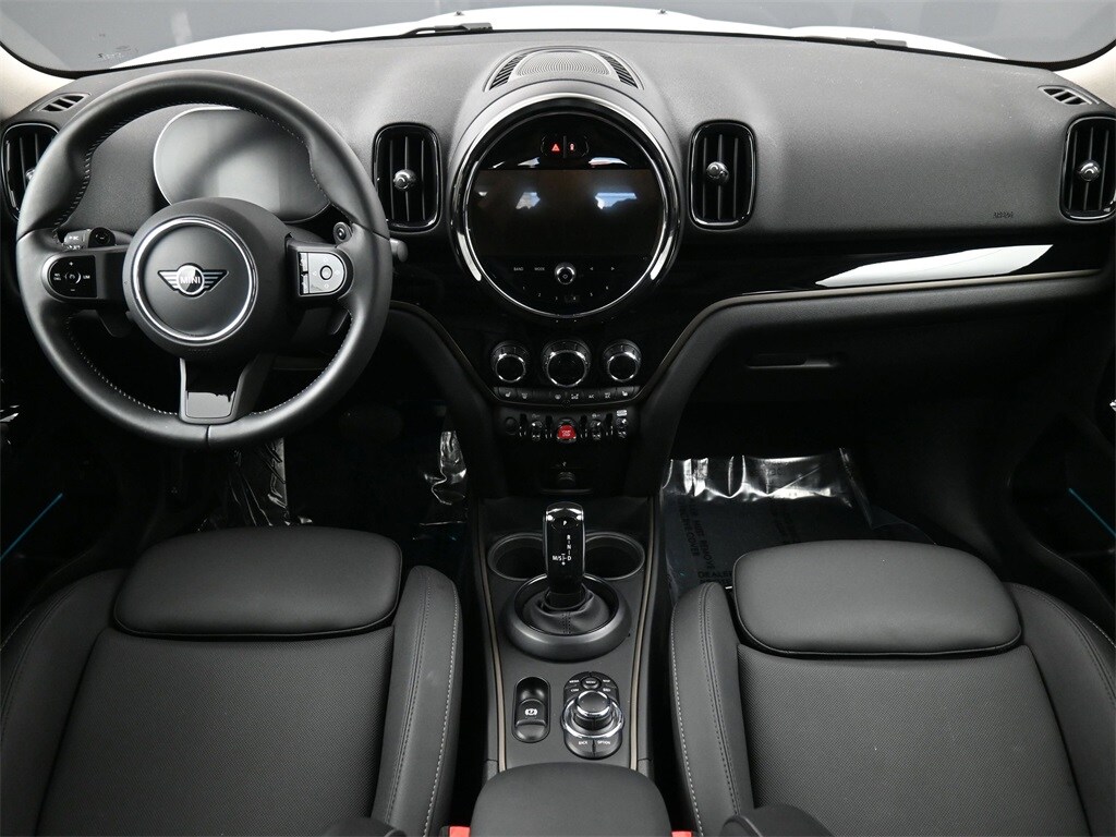 2024 Mini Cooper Classic photo 3