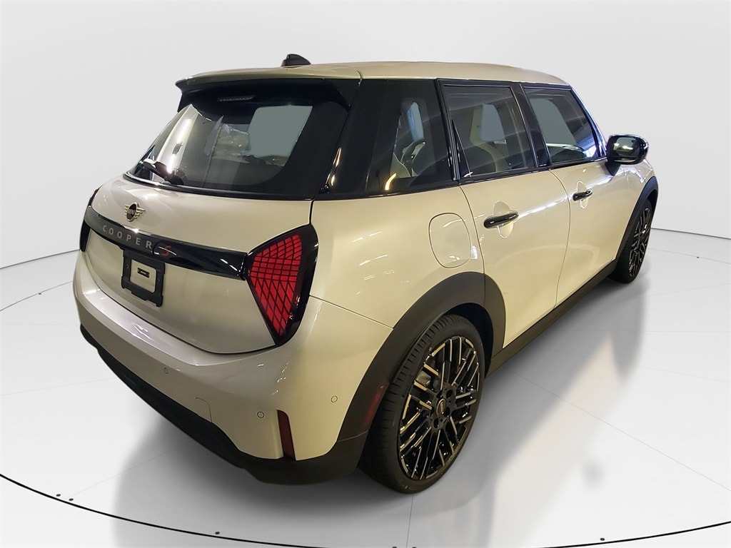 New 2026 MINI 4 Door Signature Plus Hatchback