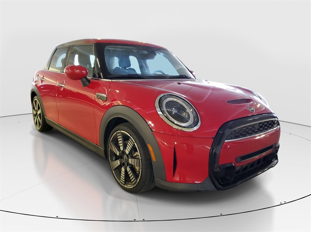 2023 Mini Cooper 4 Door Hardtop S photo 2