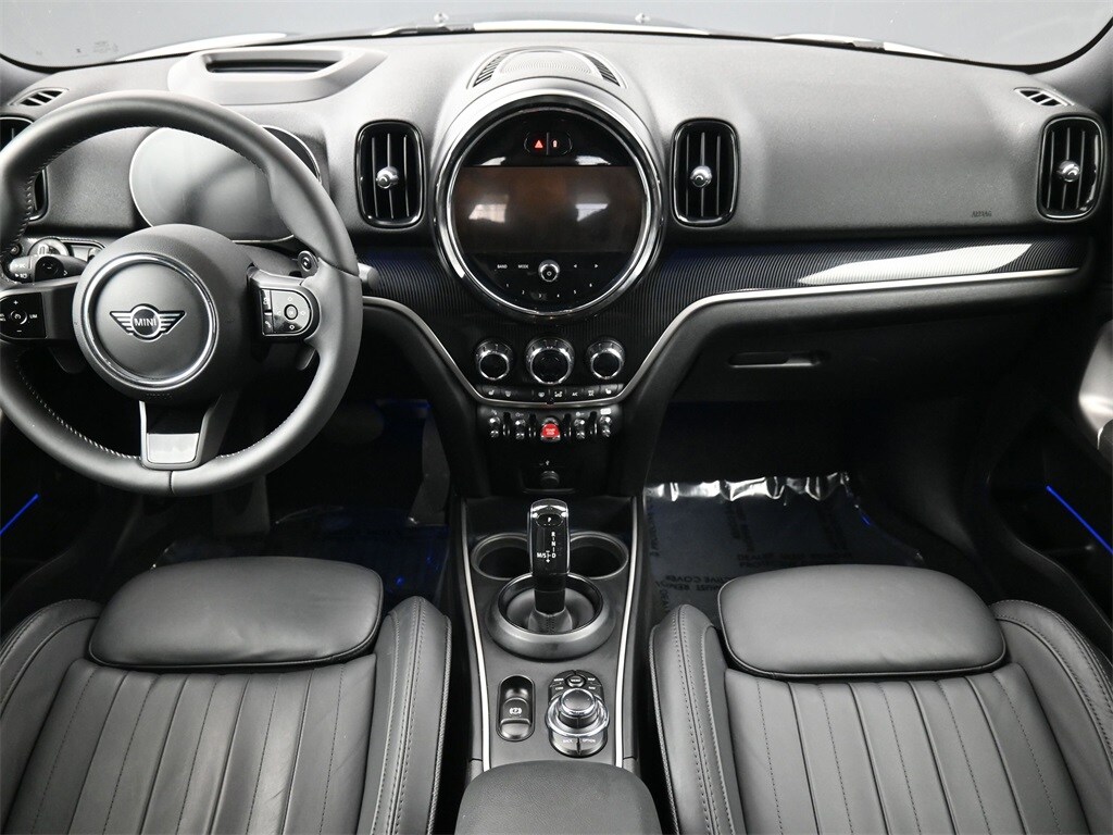 2024 Mini Cooper S Iconic photo 3