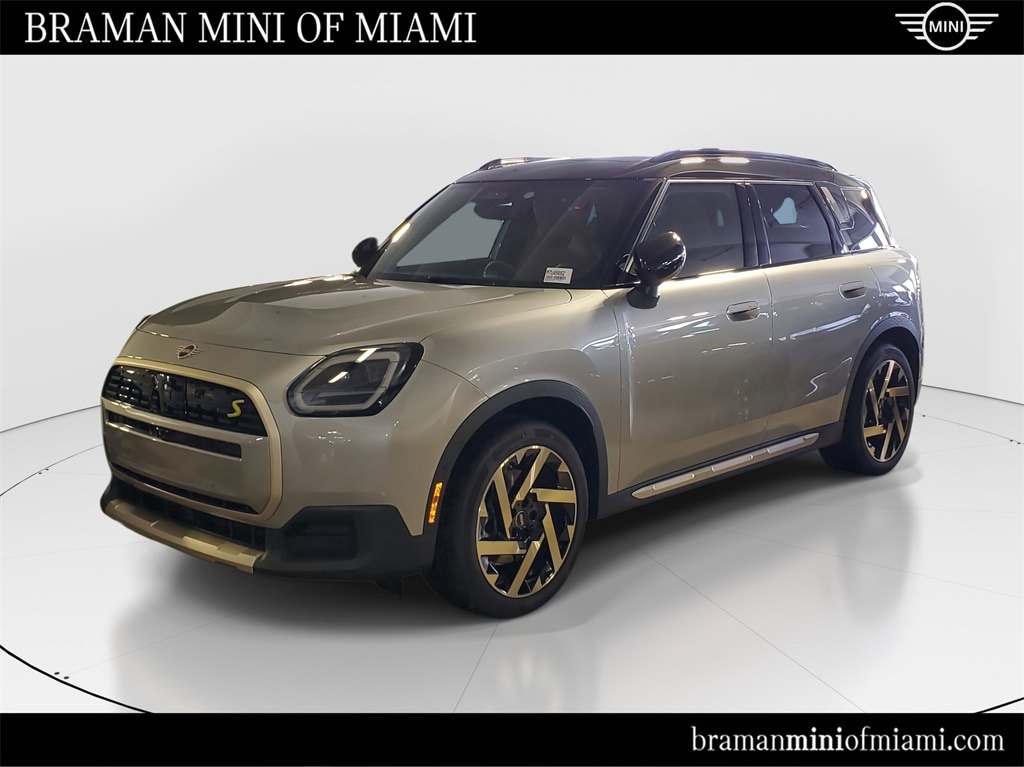 2025 MINI Countryman SE's photo
