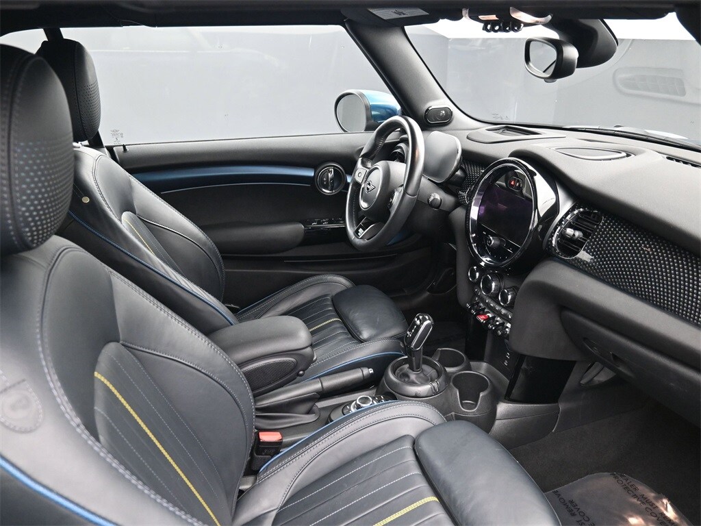 2023 Mini Cooper Convertible S photo 2