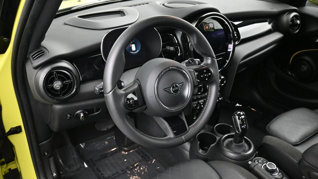 2023 MINI Hardtop 4 Door S - Photo 7
