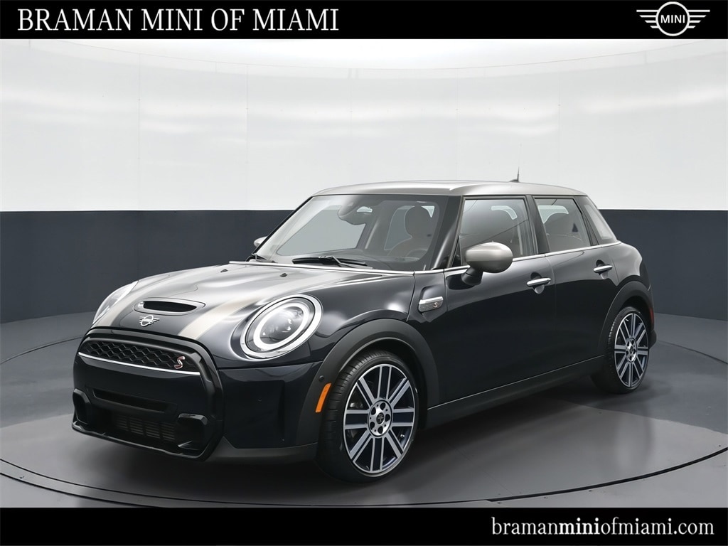 2023 MINI Hardtop 4 Door S's photo