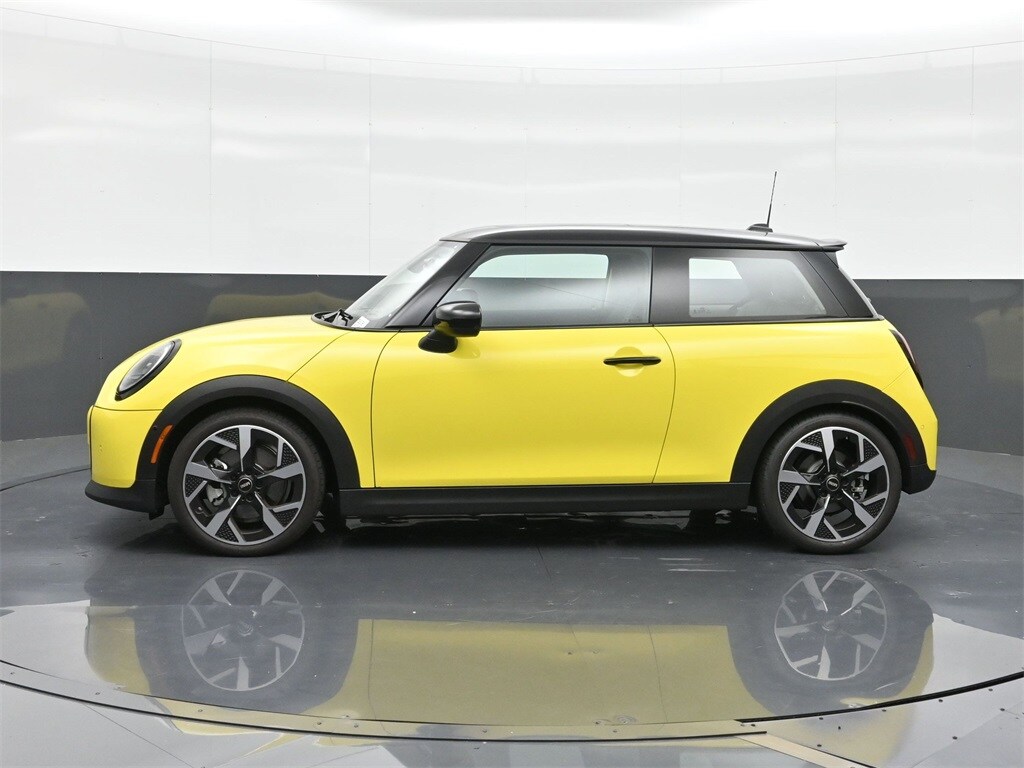2025 Mini Cooper 2 Door S Hardtop photo 3