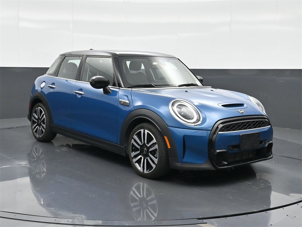 2022 Mini Cooper 4 Door Hardtop Signature photo 4