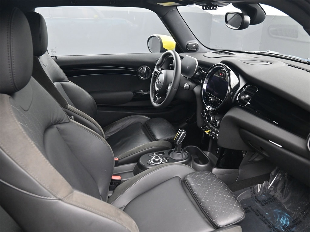 Certified 2023 MINI Hardtop 2 Door SE with VIN WMW13DJ01P2T30209 for sale in Miami, FL