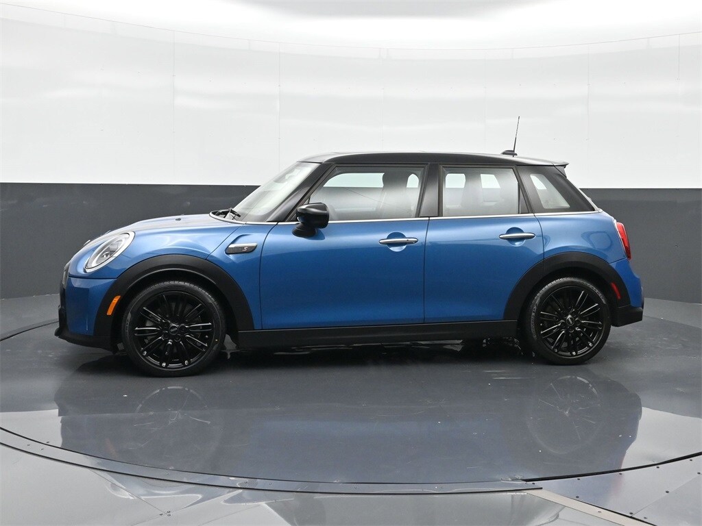 2023 Mini Cooper 4 Door Hardtop S photo 3