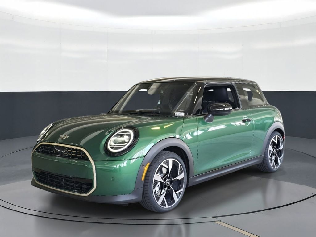 2025 MINI Hardtop Cooper S Signature's photo