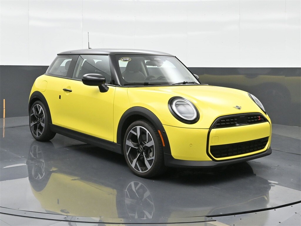 2025 Mini Cooper 2 Door S Hardtop photo 4
