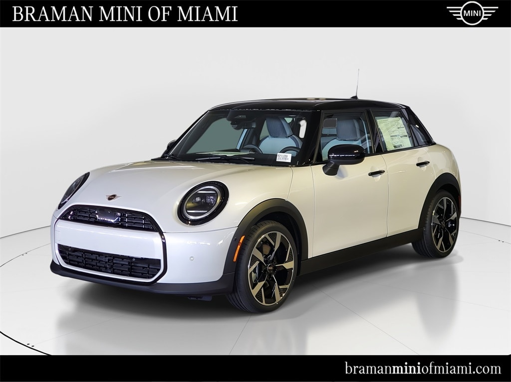 2026 MINI Hardtop Oxford Edition's photo