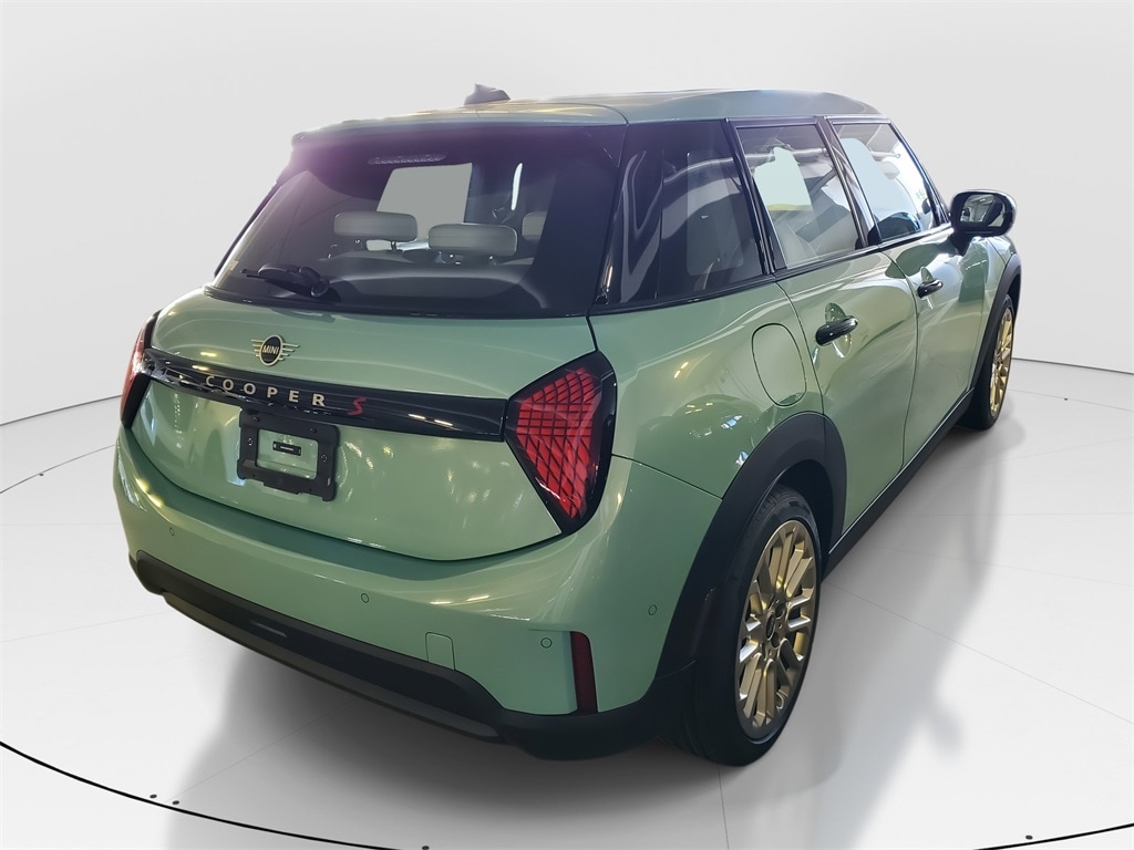 New 2026 MINI 4 Door Signature Plus Hatchback
