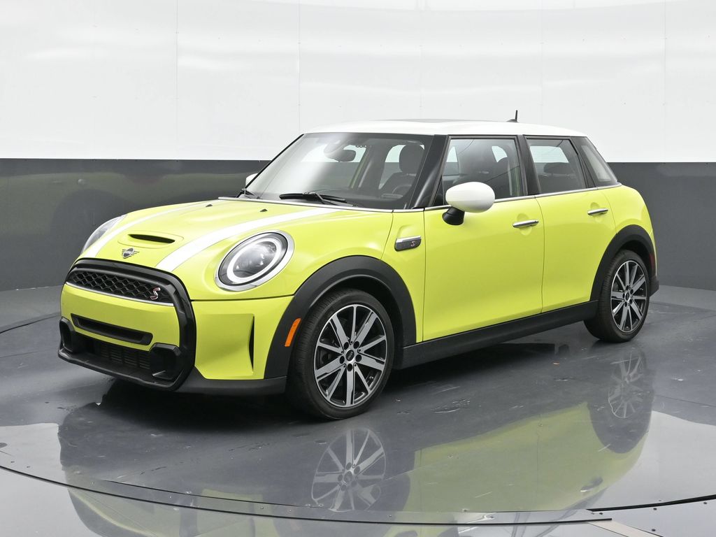 2023 MINI Hardtop Cooper S's photo