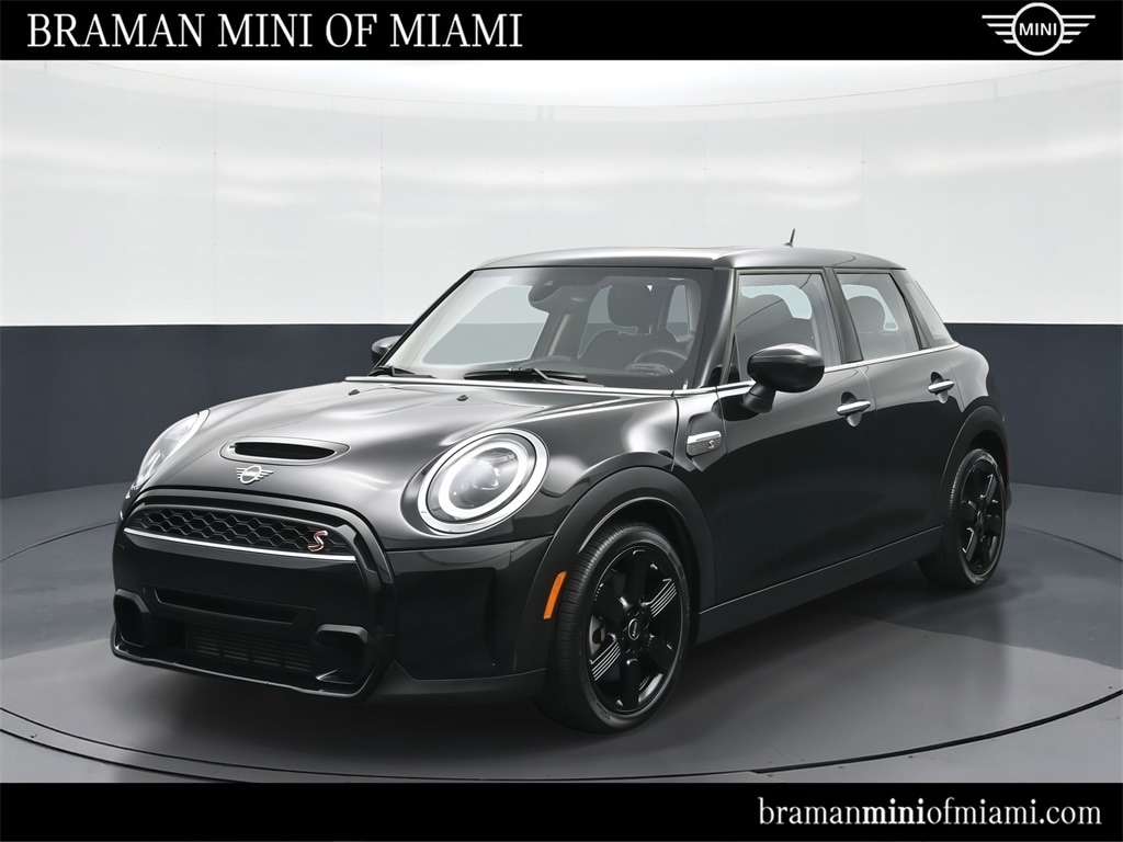 2023 MINI Hardtop 4 Door S's photo
