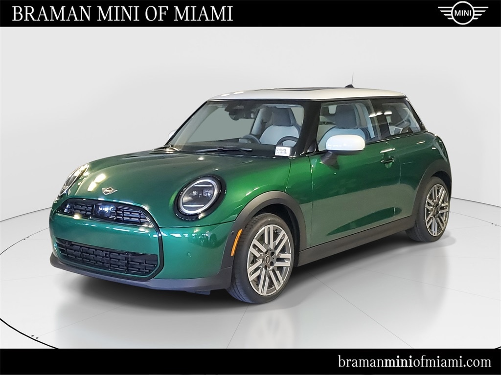2026 MINI 2 Door Signature Plus Hatchback's photo