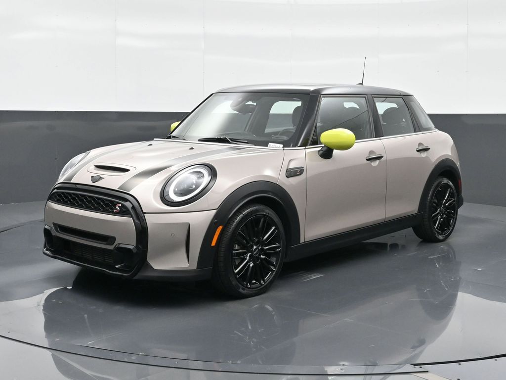 2023 MINI Hardtop Cooper S's photo