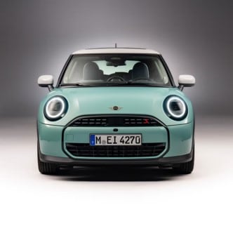 MINI%20Cooper%204-Door%20Interior%20Space%20and%20Design.jpg