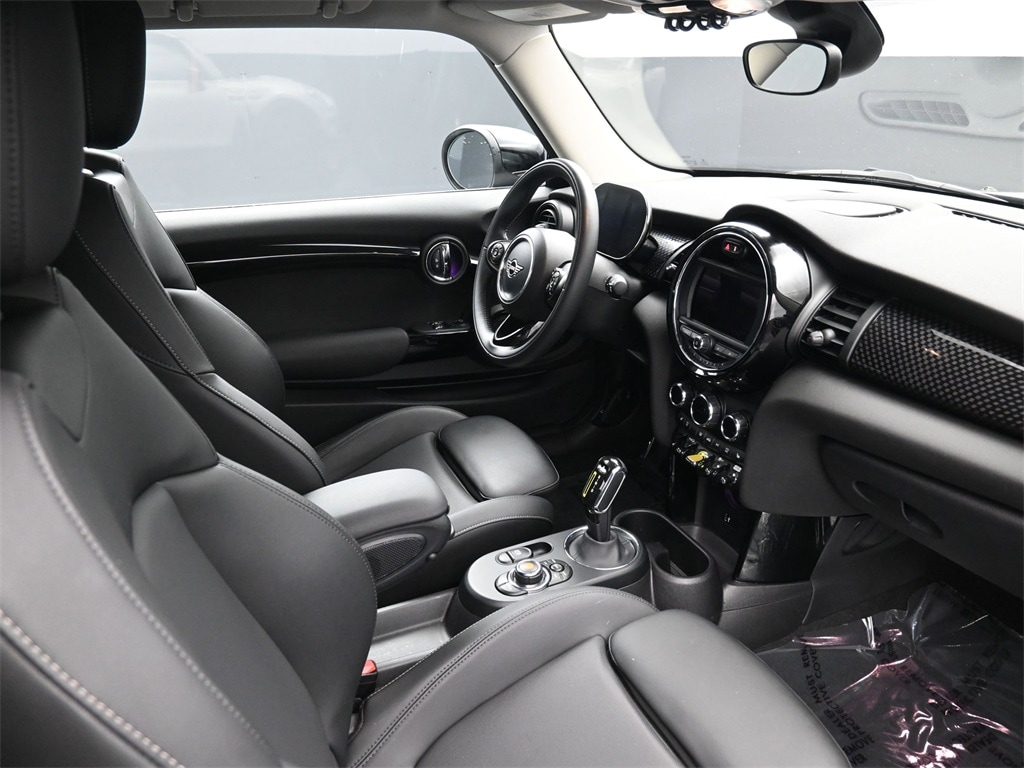 Used 2021 MINI Hardtop 2 Door SE with VIN WMWXP3C09M2N49985 for sale in Miami, FL