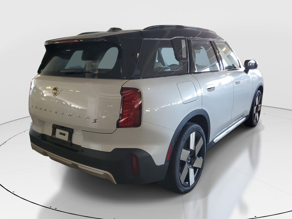 New 2026 MINI Countryman Signature Plus SUV