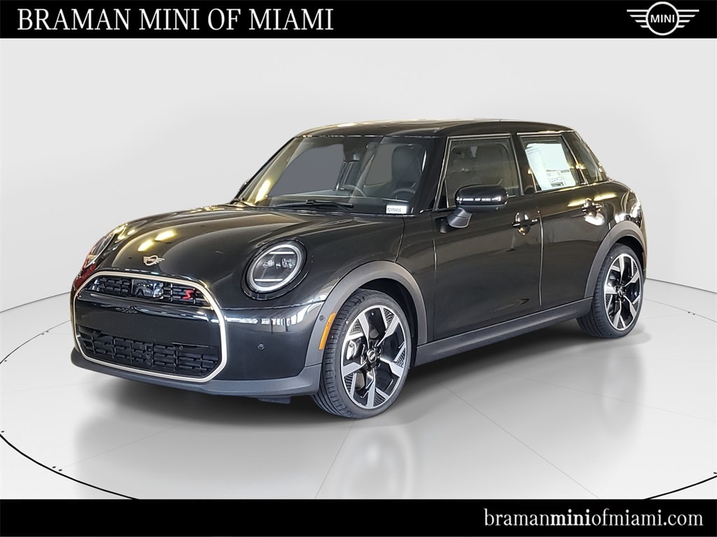 2026 MINI Hardtop 4 Door S's photo