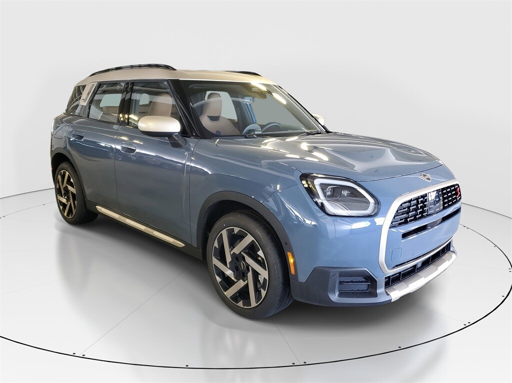 New 2026 MINI Countryman Signature Plus SUV