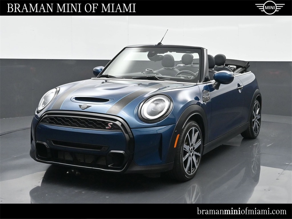2023 MINI Convertible S's photo