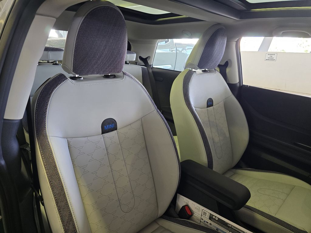 2025 MINI Hardtop 2 Door S - Photo 14