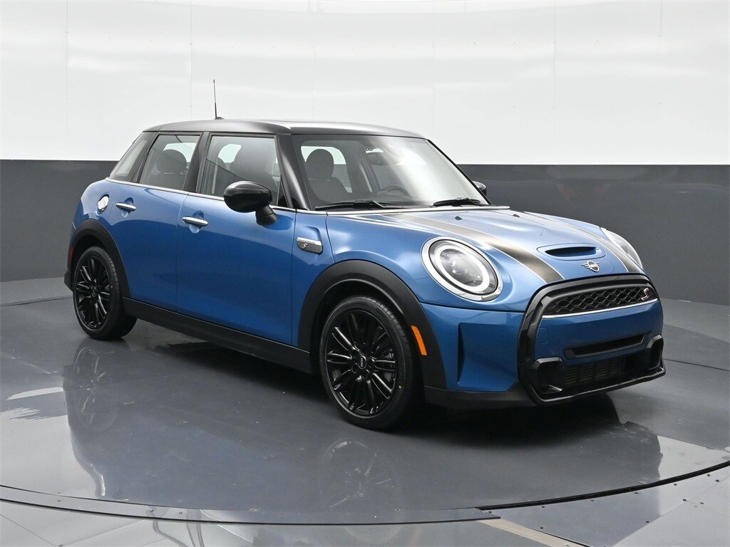 2023 Mini Cooper 4 Door Hardtop S photo 4