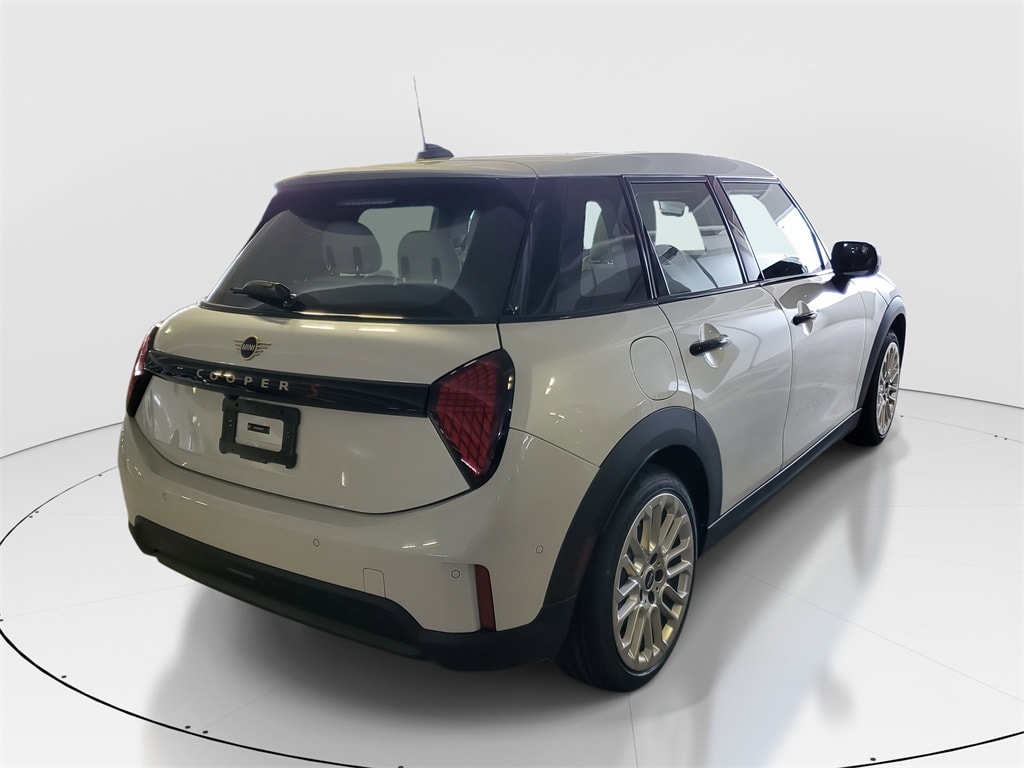 New 2026 MINI 4 Door Signature Plus Hatchback