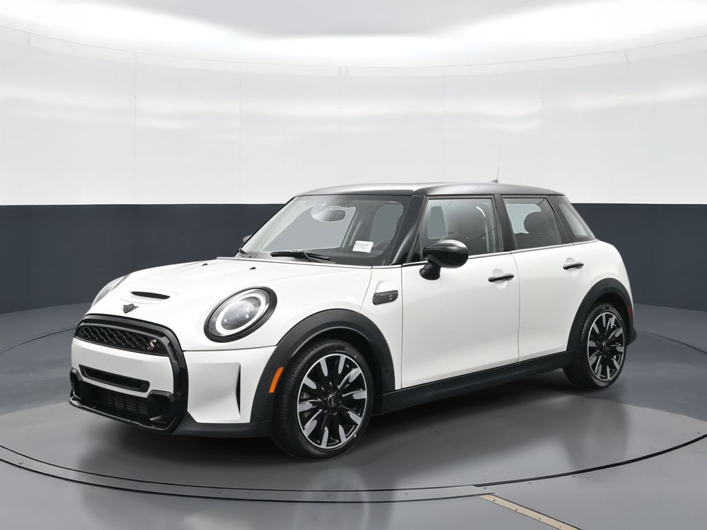 2024 MINI Hardtop Cooper S's photo