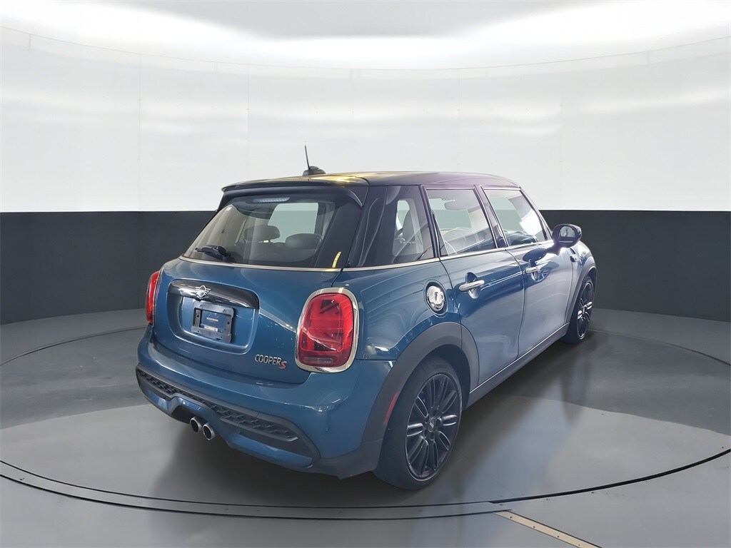 2023 Mini Cooper 4 Door Hardtop S photo 3