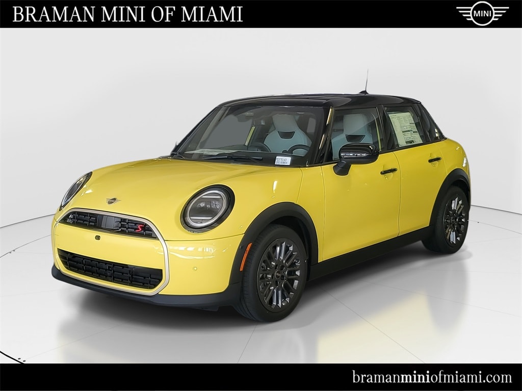 2026 MINI Hardtop 4 Door S's photo