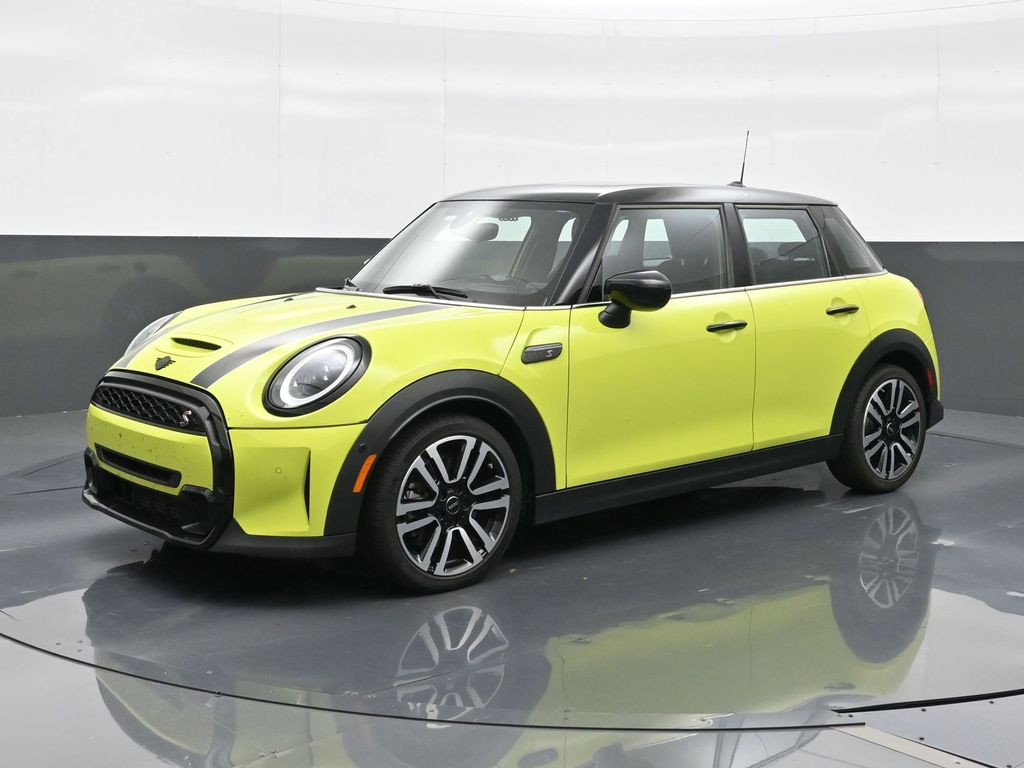 2023 MINI Hardtop Cooper S's photo