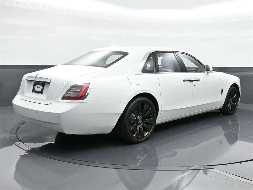2024 Rolls Royce Ghost photo 2