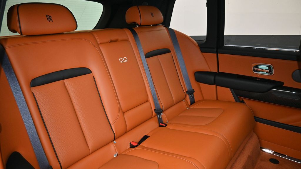 2026 Rolls-Royce Cullinan Black Badge - Photo 8
