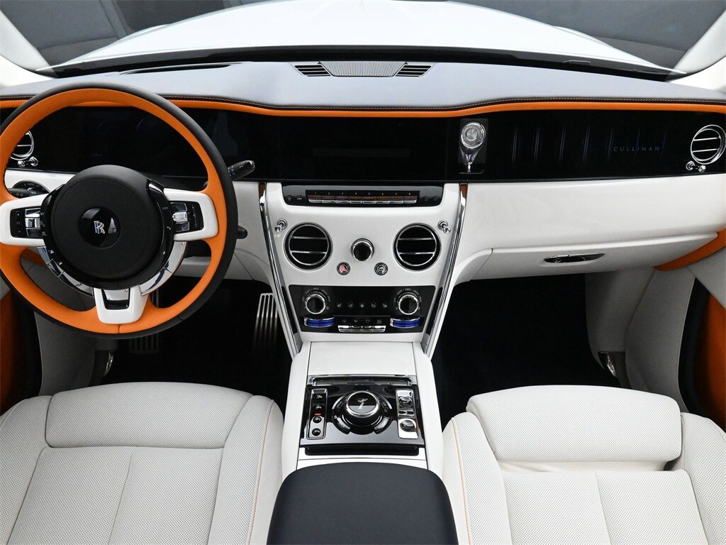 2025 Rolls Royce Cullinan RR photo 4