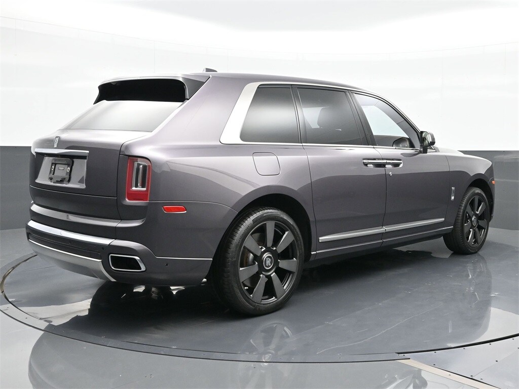2021 Rolls Royce Cullinan photo 2