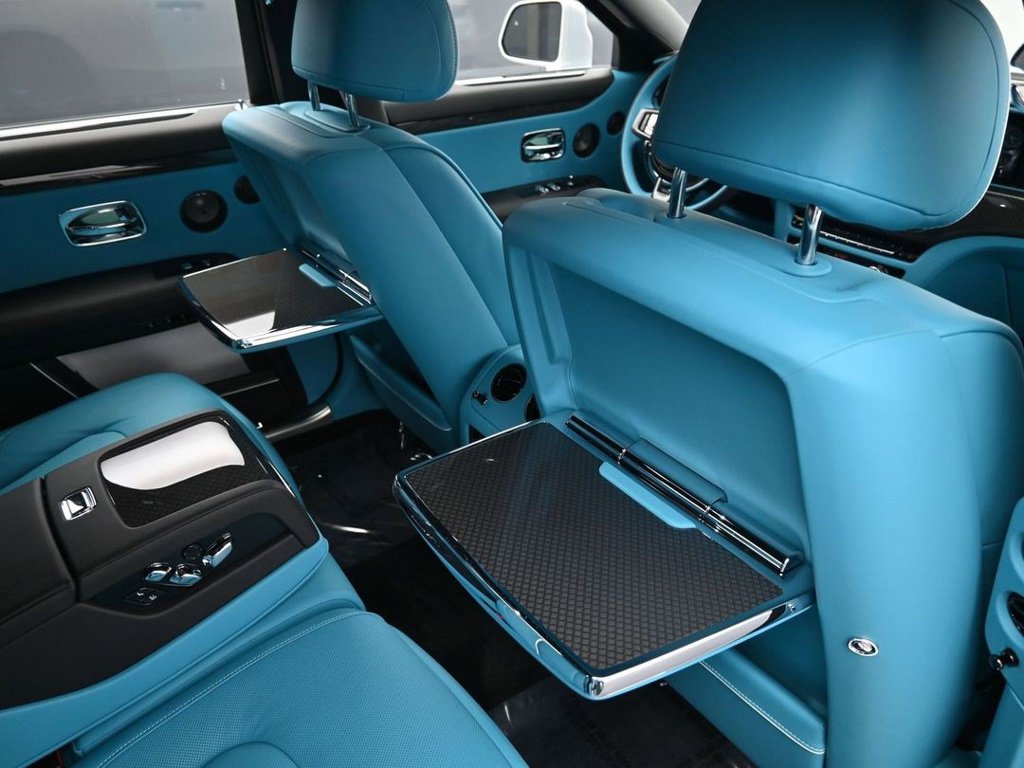 2026 Rolls-Royce Ghost Black Badge - Photo 23