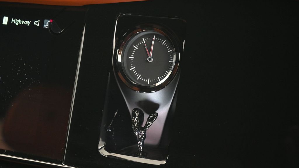 2026 Rolls-Royce Cullinan Black Badge - Photo 14