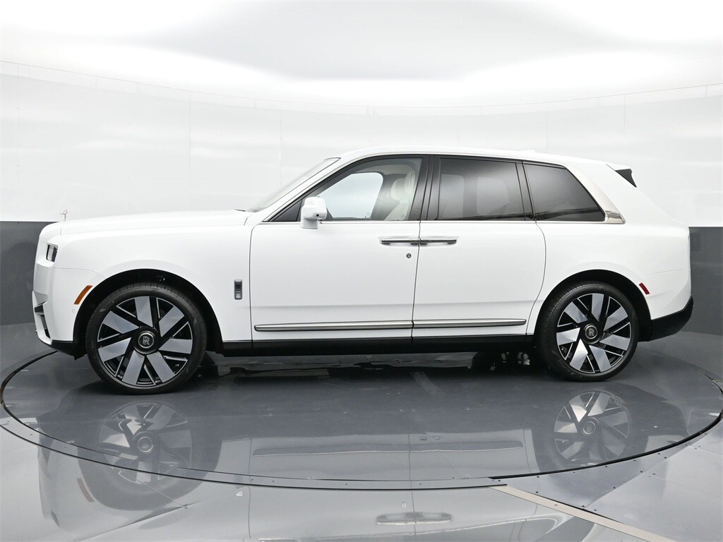 2025 Rolls Royce Cullinan RR photo 3