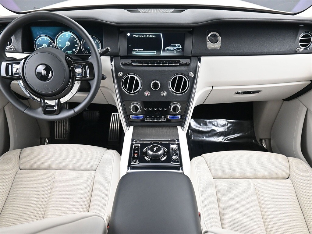 2023 Rolls Royce Cullinan RR31 photo 4