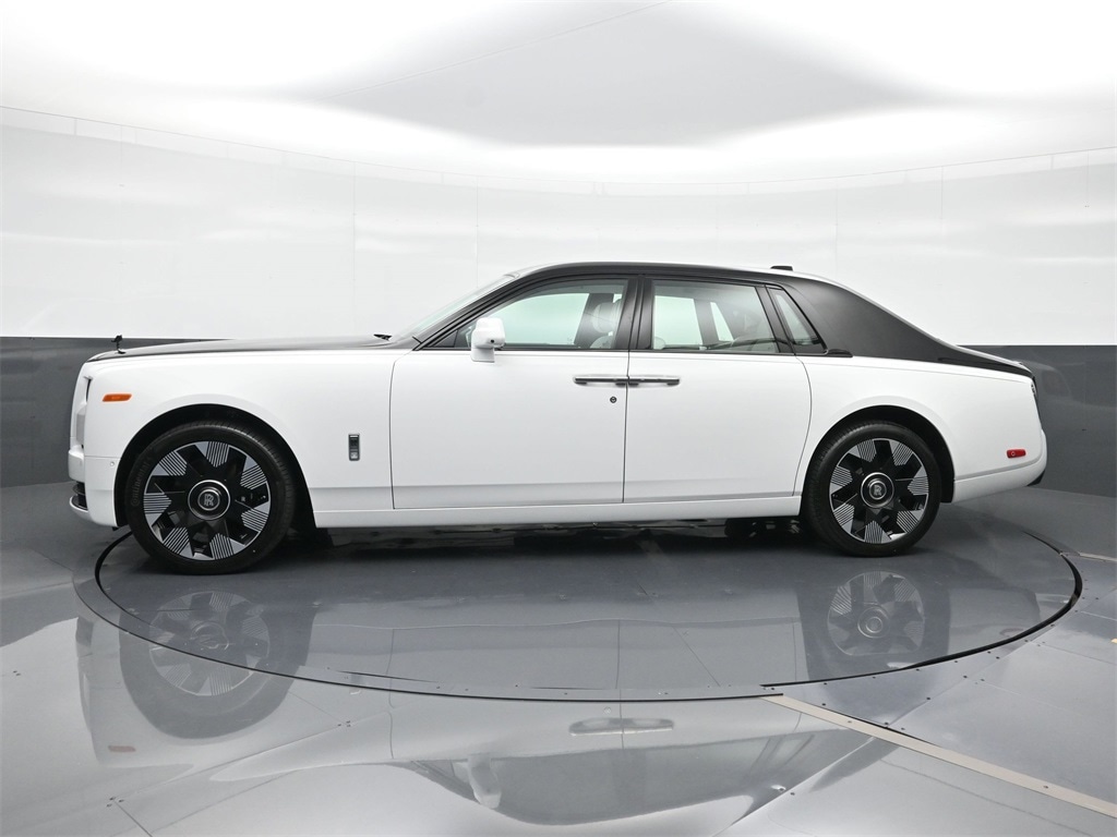 New 2026 Rolls-Royce Phantom