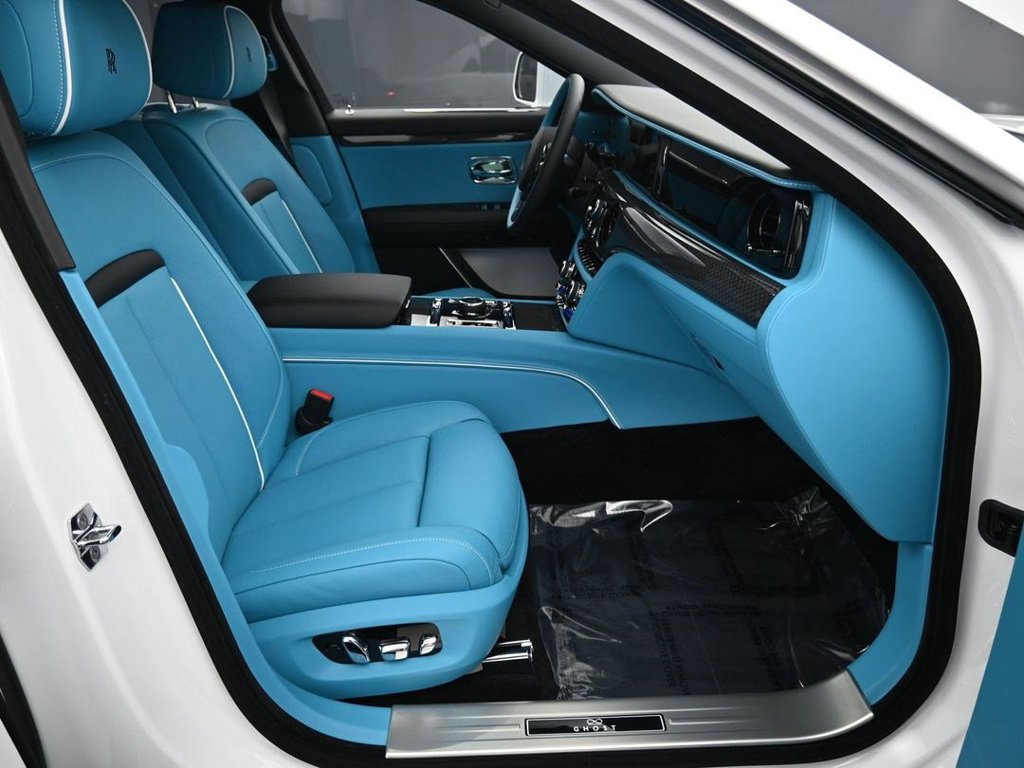 2026 Rolls-Royce Ghost Black Badge - Photo 26
